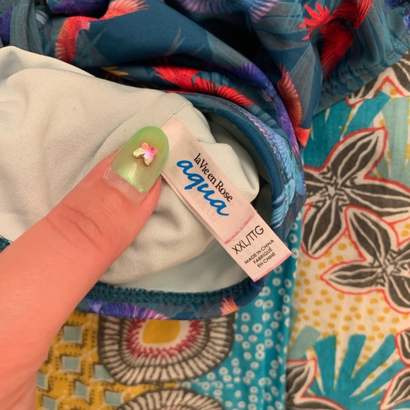 Swim top XL - Multicolored parrots print - Picture 2 of 3